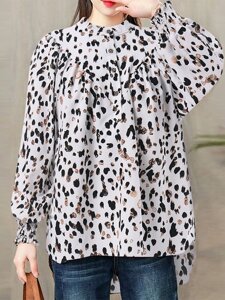 Блуза с леопардовым принтом и рюшами, рукавом-фонариком и воротником-стойкой