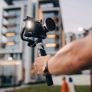 ZHIYUN CRANE-M2 S Компактный ручной 3-осевой карданный стабилизатор со светодиодной подсветкой Встроенный аккумулятор PD Быстрая зарядка для смартфона Спортивная камера Беззеркальная камера